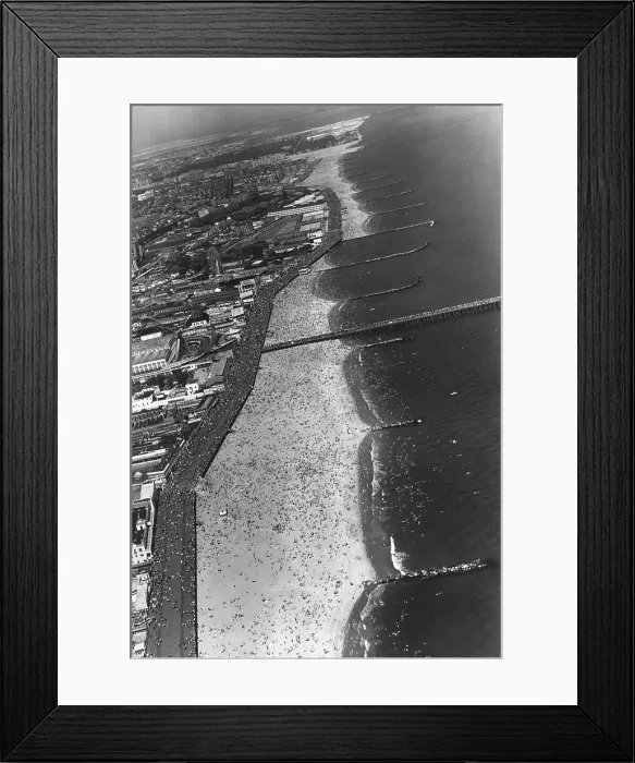 Framed Print : CONEY ISLAND, Memorial Day, 1939.. Courtesy: CSU Archives / Everett Collection Framed Print : CONEY ISLAND, Memorial Day, 1939.. Courtesy: CSU Archives / Everett Collection