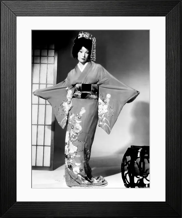 Framed Print : MY GEISHA, Shirley MacLaine, 1962