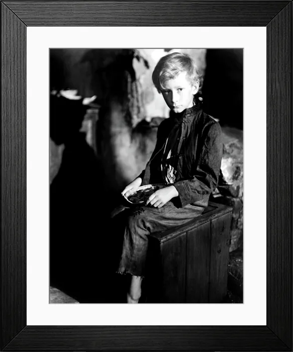 Framed Print : OLIVER TWIST, John Howard Davies, 1948 Framed Print : OLIVER TWIST, John Howard Davies, 1948