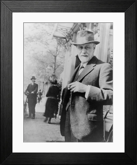 Framed Print : Sigmund Freud (1856-1939), standing on sidewalk outside The Hague, Netherlands, 1920 Framed Print : Sigmund Freud (1856-1939), standing on sidewalk outside The Hague, Netherlands, 1920
