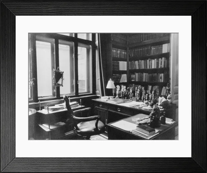 Framed Print : Sigmund Freud's writing desk in his office in Vienna as it looked in 1938 before his emigration to England when Germany annexed Austria