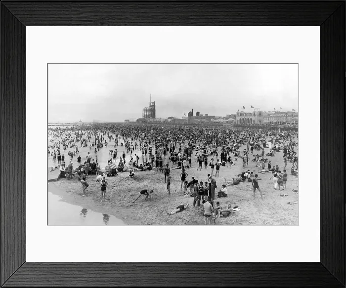 Framed Print : Fourth of July at Coney Island, New York 1920. Courtesy Everett Collection / CSU Archives Framed Print : Fourth of July at Coney Island, New York 1920. Courtesy Everett Collection / CSU Archives