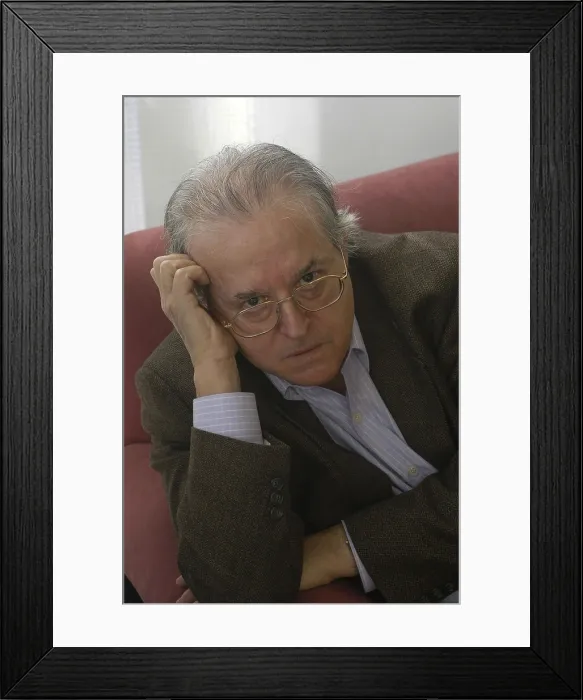 Framed Print : MARTI GOMEZJos. Writer. 2004. Oscar Elias / AISA / Everett Collection (184171)**US SALES ONLY** Framed Print : MARTI GOMEZJos. Writer. 2004. Oscar Elias / AISA / Everett Collection (184171)**US SALES ONLY**