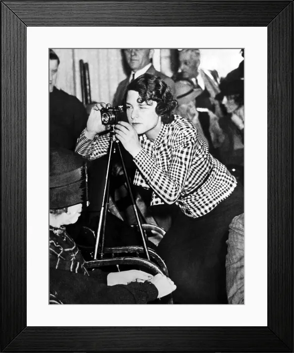 Framed Print : Margaret Bourke-White photographing the Hauptmann trial at Hunterdon County Courthouse, 1935. Courtesy: CSU Archives / Everett Collection