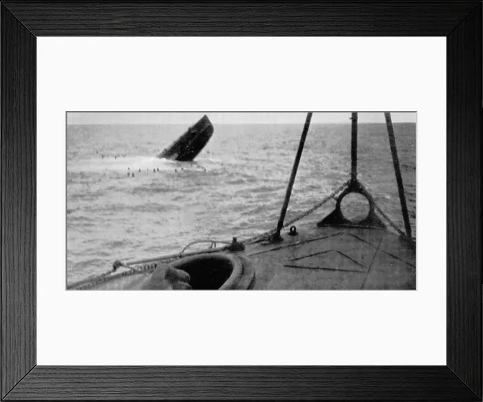 Framed Print : Spanish Civil War (1936-1939). Sinking of the republican submarine B6 (August 1936). While the submarine swings the crew move away in order to avoid the whirlpools. SPAIN Framed Print : Spanish Civil War (1936-1939). Sinking of the republican submarine B6 (August 1936). While the submarine swings the crew move away in order to avoid the whirlpools. SPAIN
