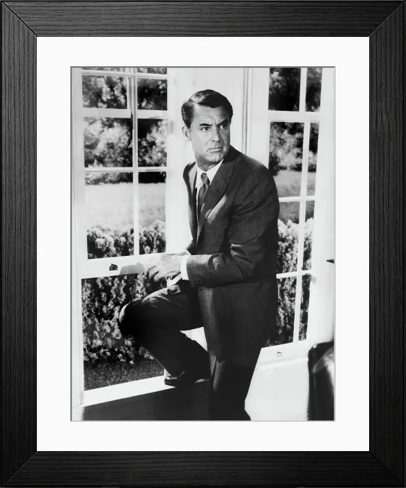 Framed Print : NORTH BY NORTHWEST, Cary Grant, 1959