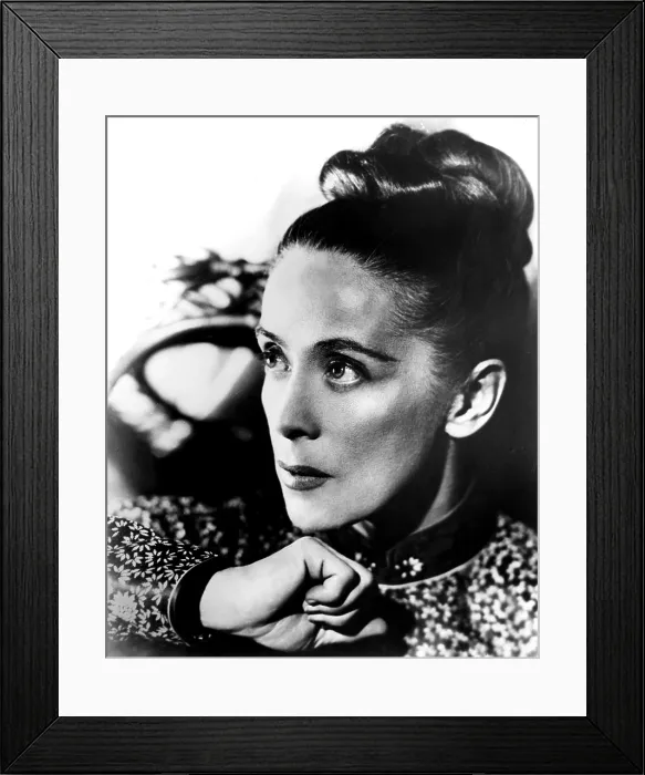 Framed Print : Martha Graham. Courtesy: CSU Archives  /  Everett Collection