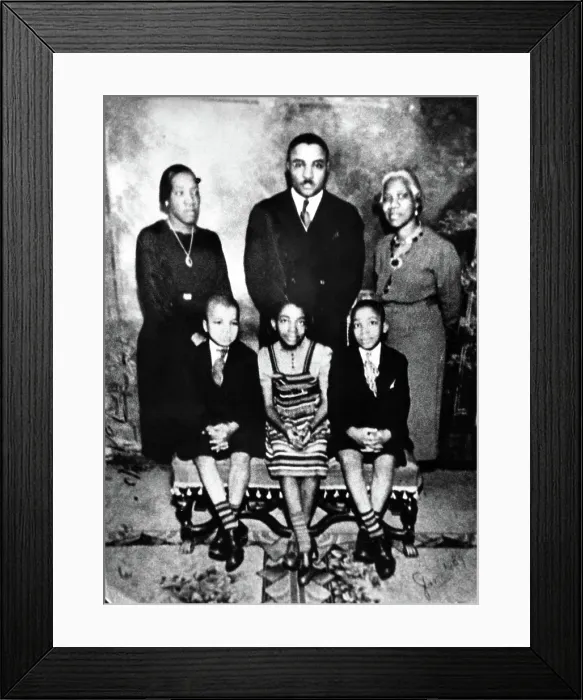 Framed Print : MARTIN LUTHER KING, Jr. appears(front row, right) in an early photo with his family. From L to R: Alberta Williams King (mother), Martin Luther King, Sr Framed Print : MARTIN LUTHER KING, Jr. appears(front row, right) in an early photo with his family. From L to R: Alberta Williams King (mother), Martin Luther King, Sr