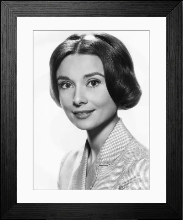 Framed Print : THE NUN'S STORY, Audrey Hepburn, 1959 Framed Print : THE NUN'S STORY, Audrey Hepburn, 1959