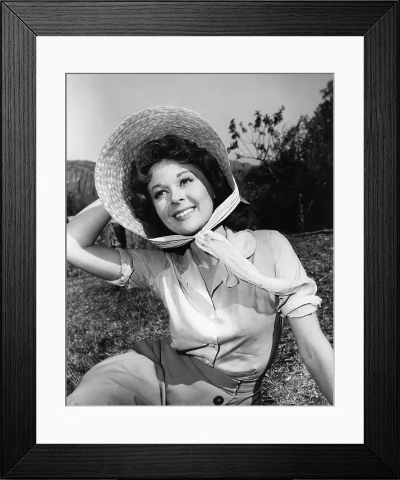 Framed Print : GARDEN OF EVIL, Susan Hayward, on location in Mexico, 1954, TM & copyright 20th Century Fox Film Corp. All rights reserved / courtesy Everett Collection