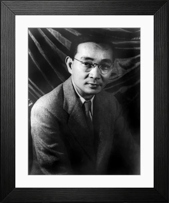 Framed Print : Lin Yutang (1895-1976) Chinese writer and magazine publisher of European styled Chinese magazines. 1939 portrait by Carl Van Vechten Framed Print : Lin Yutang (1895-1976) Chinese writer and magazine publisher of European styled Chinese magazines. 1939 portrait by Carl Van Vechten