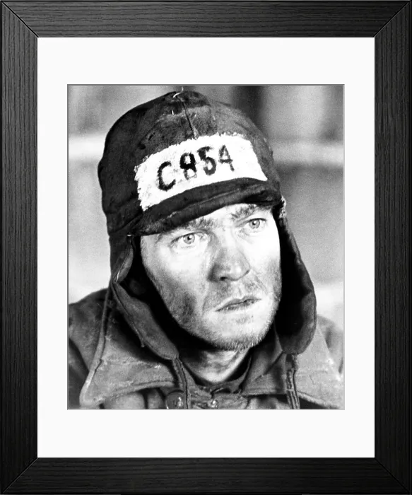 Framed Print : ONE DAY IN THE LIFE OF IVAN DENISOVICH, Tom Courtenay, 1970 Framed Print : ONE DAY IN THE LIFE OF IVAN DENISOVICH, Tom Courtenay, 1970