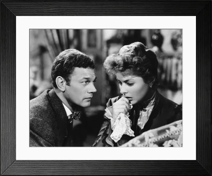 Framed Print : GASLIGHT, from left, Joseph Cotten, Ingrid Bergman, 1944 Framed Print : GASLIGHT, from left, Joseph Cotten, Ingrid Bergman, 1944
