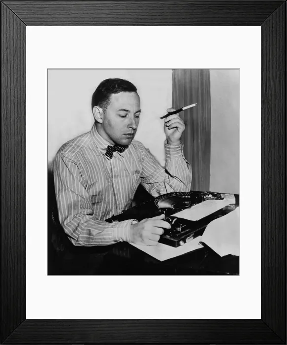 Framed Print : Tennessee Williams (1911-1983) American playwright had his first major success with THE GLASS MENAGERIE (1944). 1945 photo