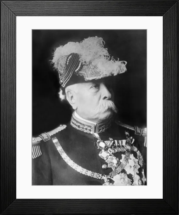 Framed Print : Mexican President Porfirio Daz (1830-1915), president of Mexico (1877-80, 1884-1911), established an authoritarian government which was overturned by the Mexican Revolution Framed Print : Mexican President Porfirio Daz (1830-1915), president of Mexico (1877-80, 1884-1911), established an authoritarian government which was overturned by the Mexican Revolution