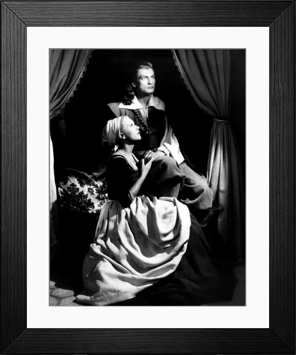 Framed Print : BEAUTY AND THE BEAST, (aka Belle et la bte, La'), Josette Day, Jean Marais, 1946 Framed Print : BEAUTY AND THE BEAST, (aka Belle et la bte, La'), Josette Day, Jean Marais, 1946