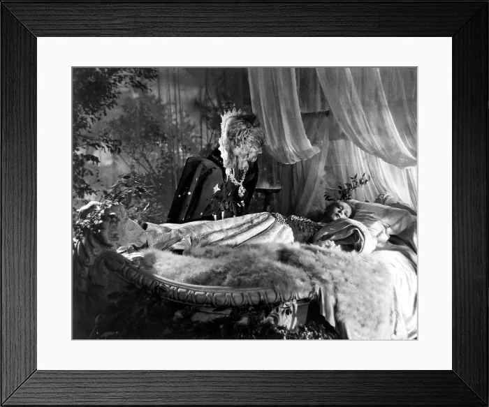 Framed Print : BEAUTY AND THE BEAST, (aka Belle et la bte, La'), Jean Marais, Josette Day, 1946 Framed Print : BEAUTY AND THE BEAST, (aka Belle et la bte, La'), Jean Marais, Josette Day, 1946