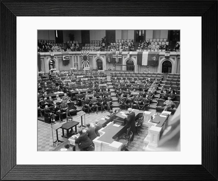 Framed Print : Frank Billings Kellogg (1856-1937), U.S. secretary of State (1925-29) opening the International Union in 1925 Framed Print : Frank Billings Kellogg (1856-1937), U.S. secretary of State (1925-29) opening the International Union in 1925