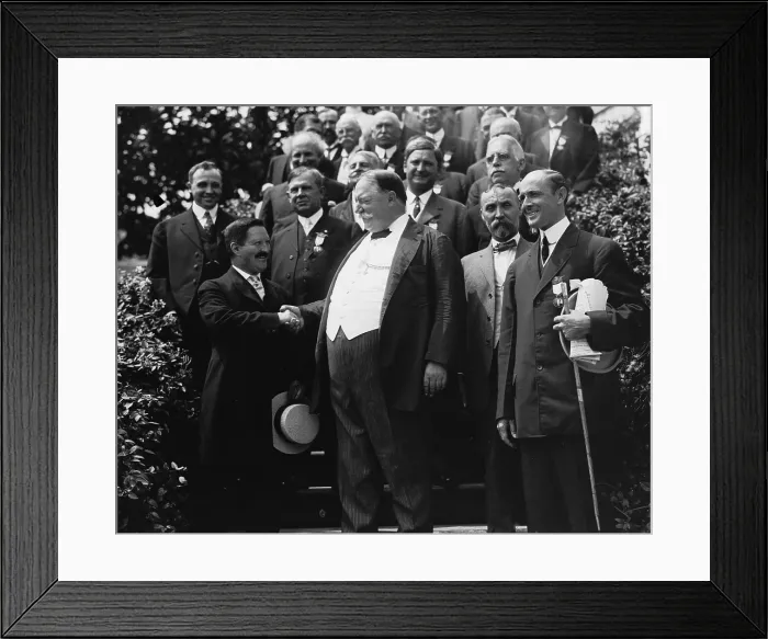 Framed Print : William Howard Taft (1857-1930) receives news of his nomination as the Republican Presidential candidate in 1908 Framed Print : William Howard Taft (1857-1930) receives news of his nomination as the Republican Presidential candidate in 1908