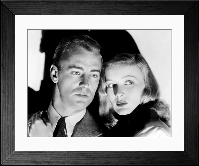 Framed Print : THE BLUE DAHLIA, Alan Ladd, Veronica Lake, 1946