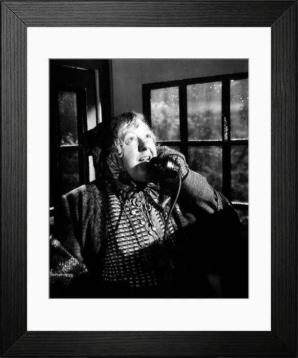 Framed Print : BLITHE SPIRIT, Margaret Rutherford, 1945