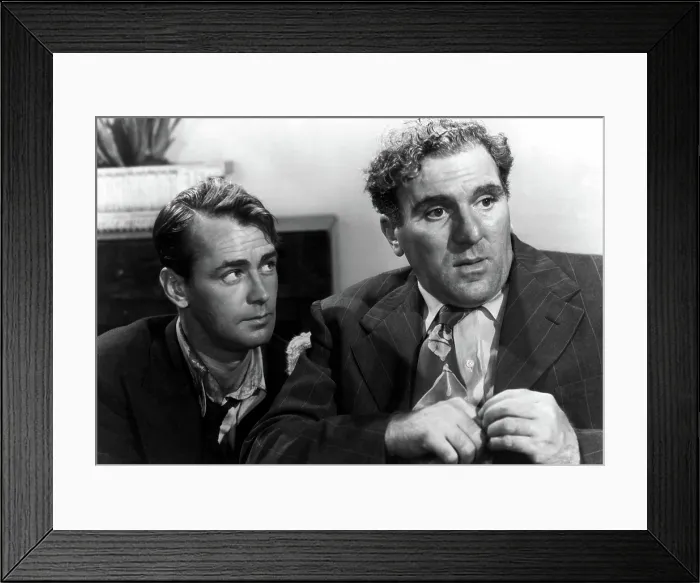 Framed Print : THE BLUE DAHLIA, Alan Ladd, William Bendix, 1946