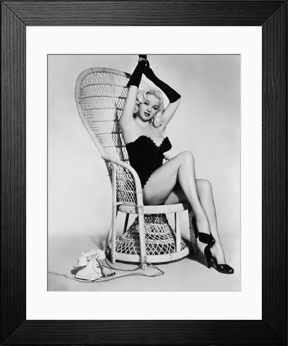 Framed Print : YIELD TO THE NIGHT, (aka BLONDE SINNER), Diana Dors, 1956