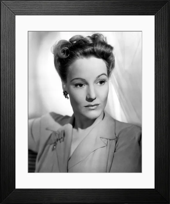 Framed Print : BLITHE SPIRIT, Constance Cummings, 1945 Framed Print : BLITHE SPIRIT, Constance Cummings, 1945