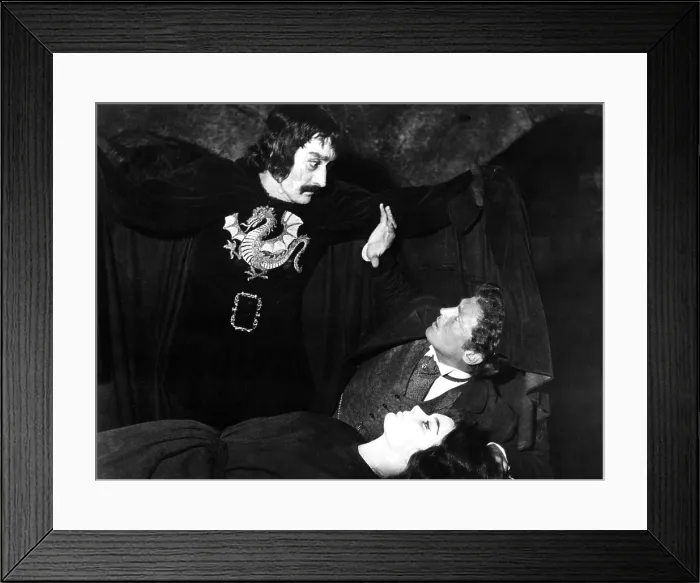Framed Print : BLACK SUNDAY, (aka LA MASCHERA DEL DEMONIO), Ivo Garrani, John Richardson, Barbara Steele, 1960