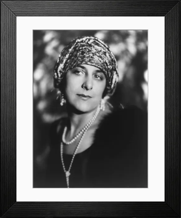Framed Print : Geraldine Farrar (1882-1967), American opera star in 1923, wearing fashionable turbsn and long string of pearls