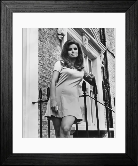 Framed Print : BEDAZZLED, Raquel Welch, 1967 Framed Print : BEDAZZLED, Raquel Welch, 1967