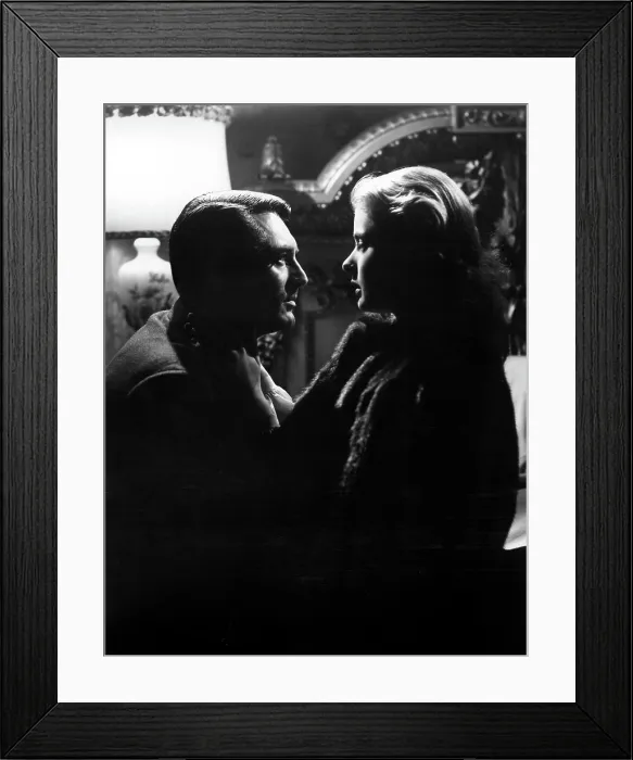Framed Print : NOTORIOUS, Cary Grant, Ingrid Bergman, 1946
