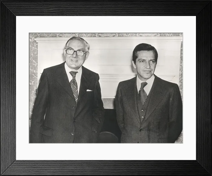 Framed Print : UNITED KINGDOM. ENGLAND. London. The English and Spanish Prime Ministers James Callaghan and Adolfo Surez (1977). AISA / Everett Collection (95070)**US SALES ONLY**
