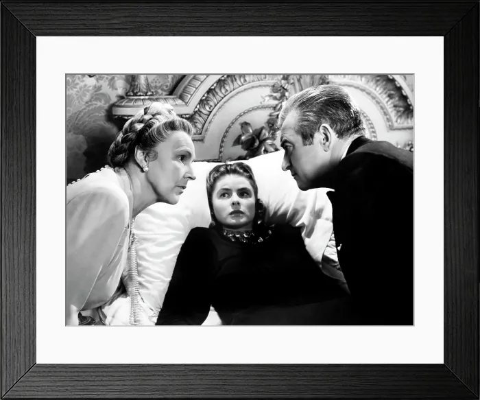 Framed Print : NOTORIOUS, Madame Leopoldine Konstantin, Ingrid Bergman, Claude Rains, 1946