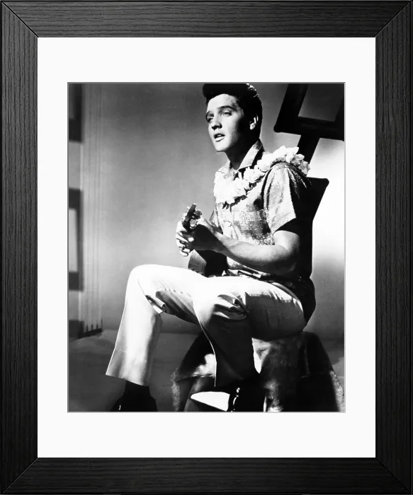 Framed Print : BLUE HAWAII, Elvis Presley, 1961 Framed Print : BLUE HAWAII, Elvis Presley, 1961