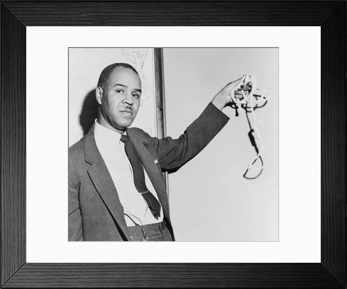 Framed Print : Roy Wilkins (1901-1981), NAACP executive secretary, displays hangman's noose sent to Association's national headquarters from Florida in 1959 Framed Print : Roy Wilkins (1901-1981), NAACP executive secretary, displays hangman's noose sent to Association's national headquarters from Florida in 1959