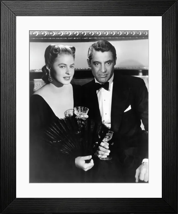 Framed Print : NOTORIOUS, from left, Ingrid Bergman, Cary Grant, 1946