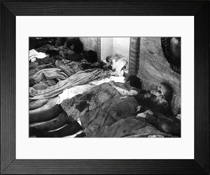 Framed Print : Spain. Civil War. Vctims of the bombardment over the market of Granollers (October 1938) exhibited for their examination. AISA / Everett Collection (95493)**US SALES ONLY** Framed Print : Spain. Civil War. Vctims of the bombardment over the market of Granollers (October 1938) exhibited for their examination. AISA / Everett Collection (95493)**US SALES ONLY**