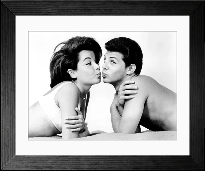 Framed Print : BEACH PARTY, Annette Funicello, Frankie Avalon, 1963 Framed Print : BEACH PARTY, Annette Funicello, Frankie Avalon, 1963