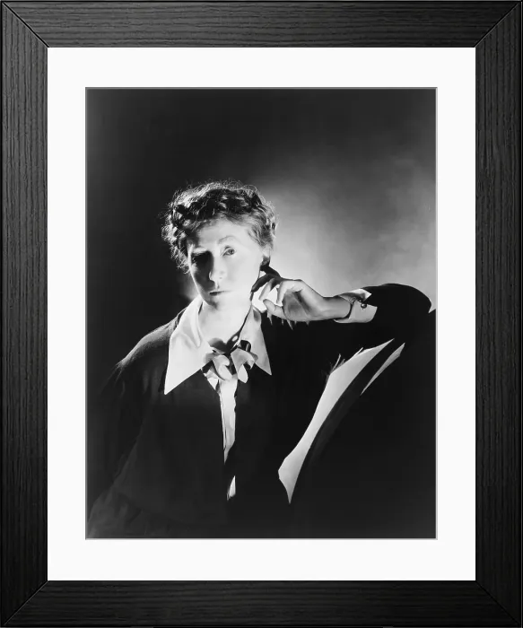 Framed Print : Marianne Moore (1887-1972) American poet. Her 'Collected Poems' of 1951 earned her poetry the Pulitzer Prize Framed Print : Marianne Moore (1887-1972) American poet. Her 'Collected Poems' of 1951 earned her poetry the Pulitzer Prize