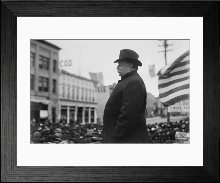 Framed Print : President William Taft (1857-1930) speaking from train in Crookston, Minnesota, during his 1908 successful presidential campaign