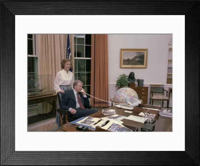 Framed Print : Jimmy Carter and Rosalynn Carter in the Oval Office when the Panama Canal Treaty was ratified by the Senate. March-April 1978