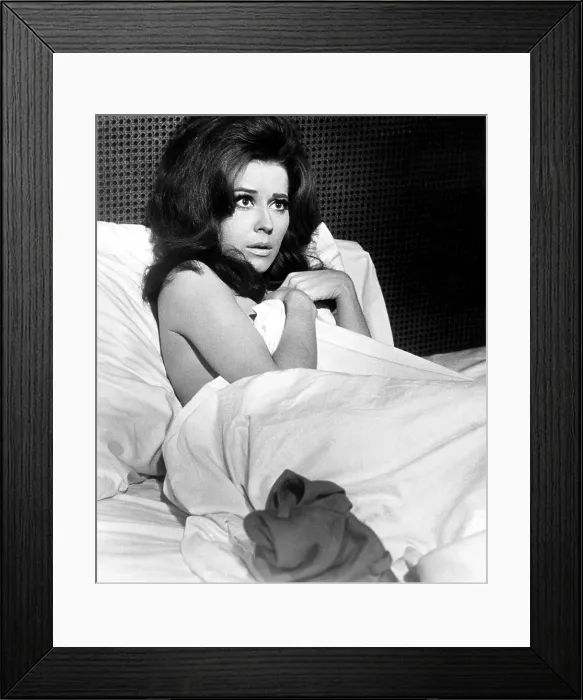 Framed Print : GUNN, Laura Devon, 1967