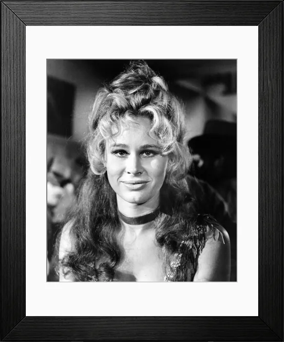 Framed Print : A GUNFIGHT, Karen Black, 1971 Framed Print : A GUNFIGHT, Karen Black, 1971