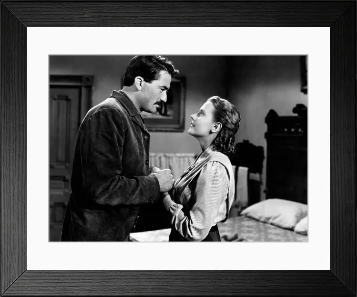 Framed Print : THE GUNFIGHTER, Gregory Peck, Helen Westcott, 1950, TM and Copyright (c) 20th Century-Fox Film Corp. All Rights Reserved Framed Print : THE GUNFIGHTER, Gregory Peck, Helen Westcott, 1950, TM and Copyright (c) 20th Century-Fox Film Corp. All Rights Reserved