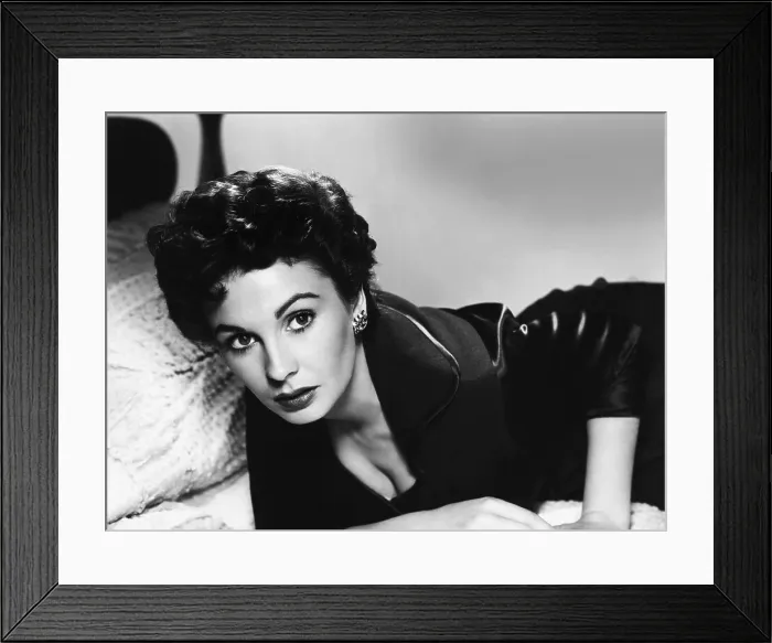 Framed Print : HILDA CRANE, Jean Simmons, 1956, TM & Copyright 20th Century Fox Film Corp. / courtesy Everett Collection Framed Print : HILDA CRANE, Jean Simmons, 1956, TM & Copyright 20th Century Fox Film Corp. / courtesy Everett Collection