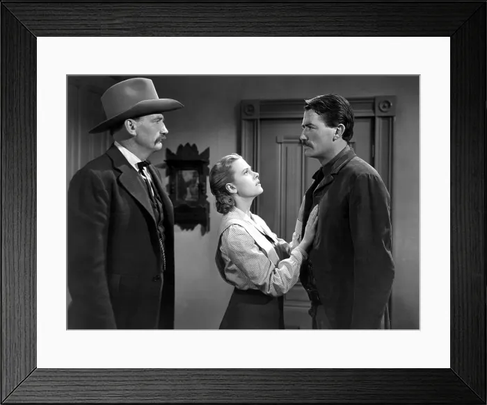 Framed Print : THE GUNFIGHTER, Millard Mitchell, Helen Westcott, Gregory Peck, 1950, TM & Copyright (c) 20th Century Fox Film Corp. All rights reserved