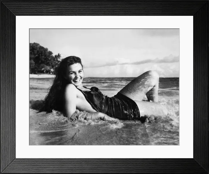 Framed Print : THE BLUE LAGOON, Jean Simmons, 1949