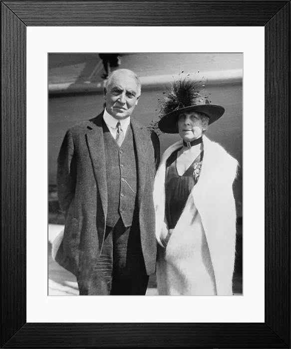 Framed Print : President Warren Harding and his wife, Florence in 1923 portrait Framed Print : President Warren Harding and his wife, Florence in 1923 portrait