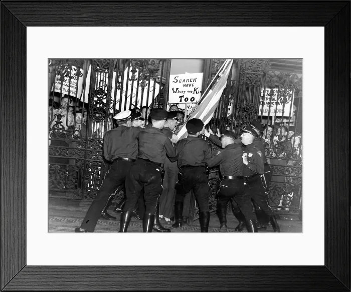 Framed Print : Policemen struggle to hold back more than 1, 000 workers who stormed City Hall in Philadelphia, PA, 7 / 14 / 38.. Courtesy: CSU Archives / Everett Collection Framed Print : Policemen struggle to hold back more than 1, 000 workers who stormed City Hall in Philadelphia, PA, 7 / 14 / 38.. Courtesy: CSU Archives / Everett Collection